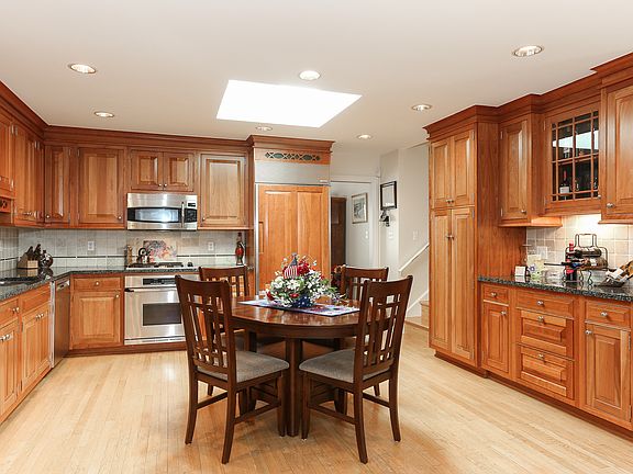 2nd image of 8932 Doral Ln