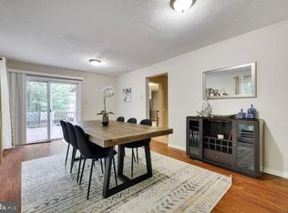 8907 Deerfield Rd, Tobyhanna, PA 18466