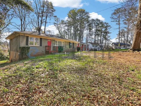 586 Oakside Dr SW, Atlanta, GA