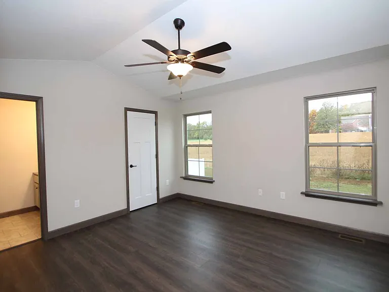 300 Olyvia Dr — Photo 11