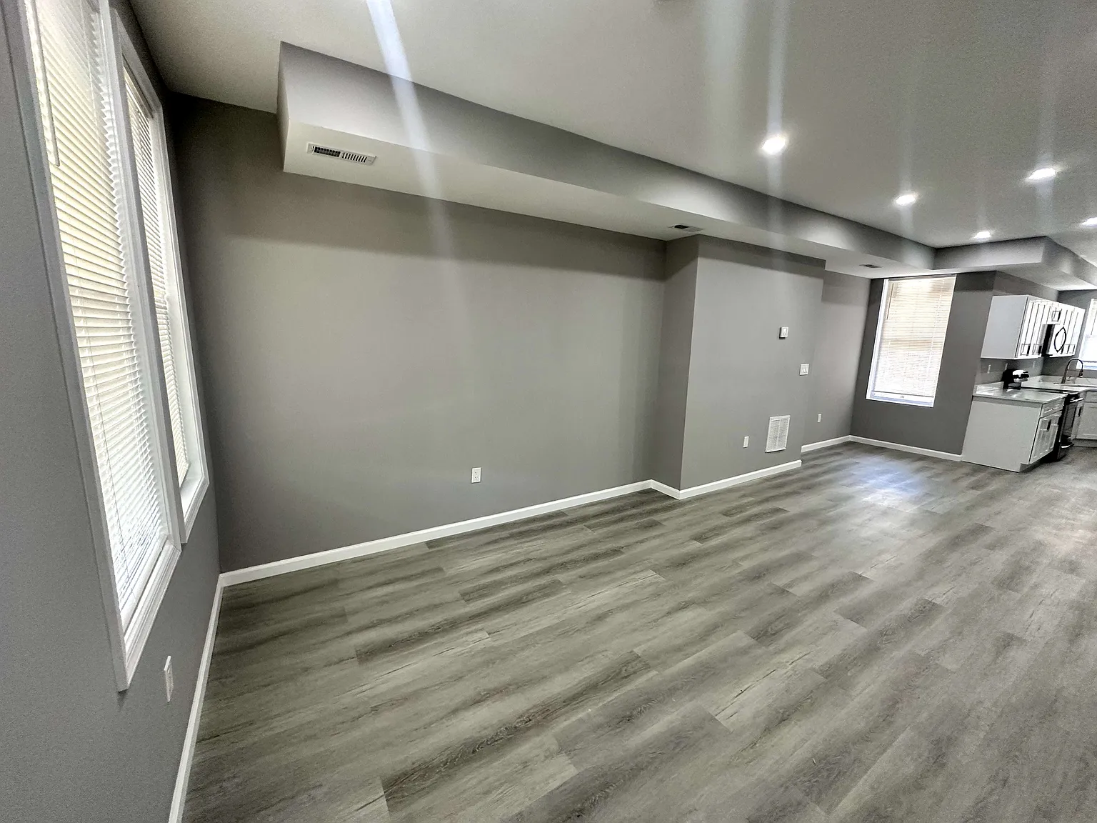 4 bed, $2,300 — Photo 4