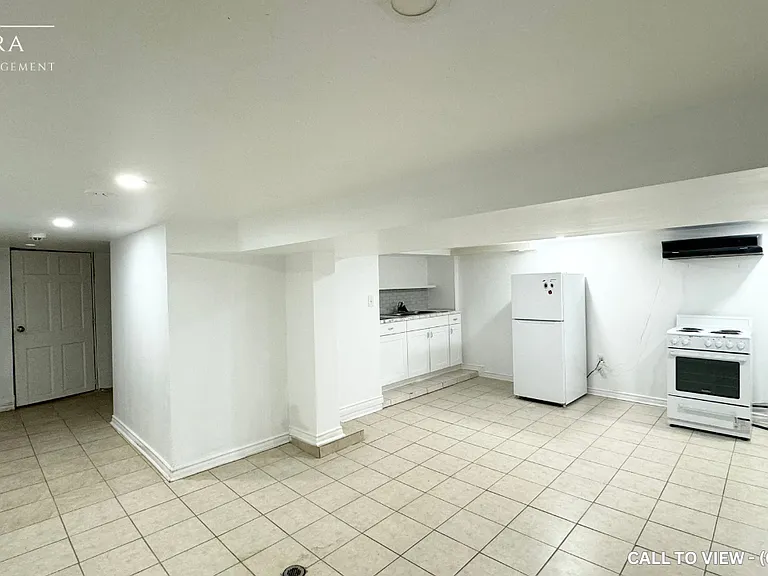 90 Barons Ave N #2 — Photo 3
