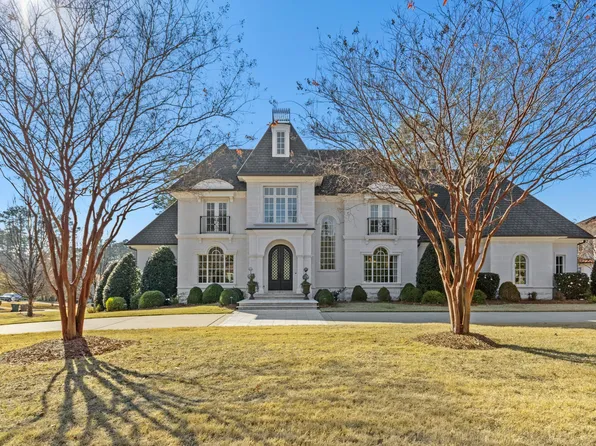 1015 Venetian Ct, Cary, NC 27518