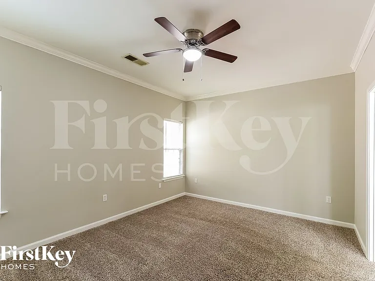 917 Jackson Cir — Photo 12