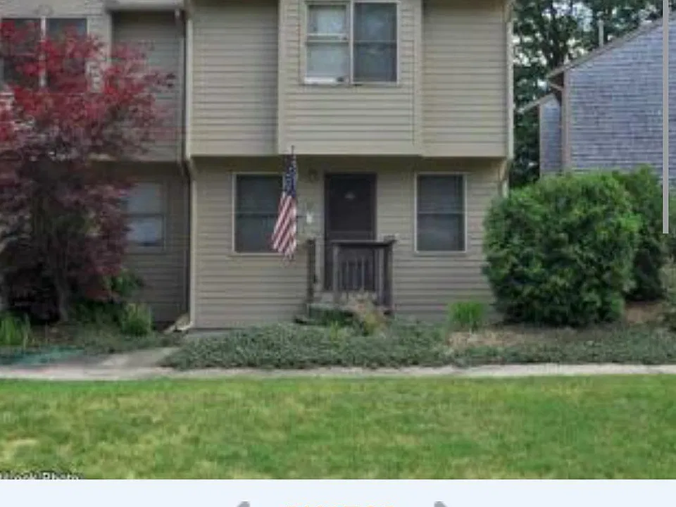 92 Alger Ave #92