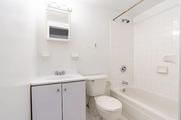 Rented by Oxford Property Group | media 44