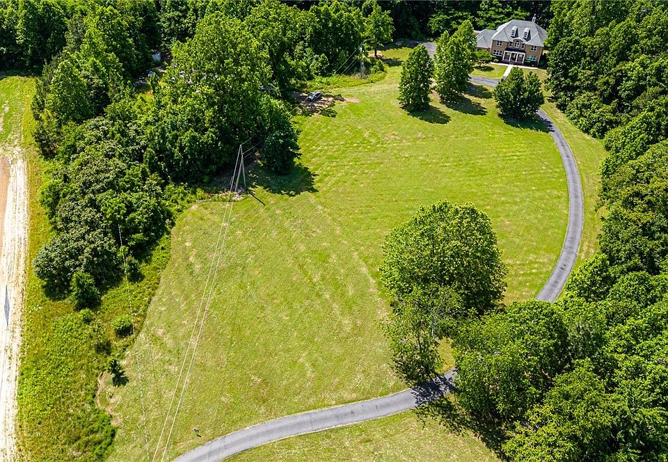 2nd image of 9027 Pine Hill Rd