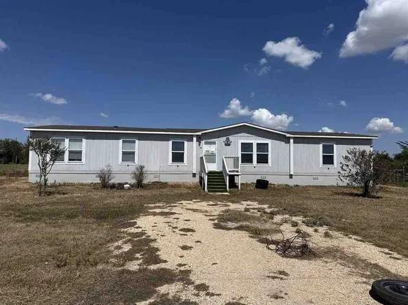 646 Lippe Ln, Niederwald, TX 78640