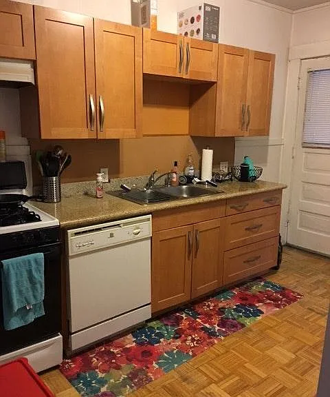 352 College Ave SE — Photo 5