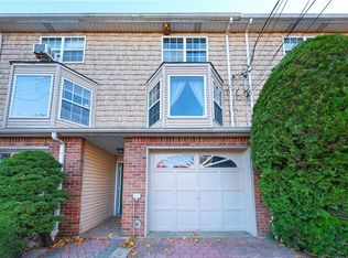 22 Francine Ln, Staten Island, NY 10314