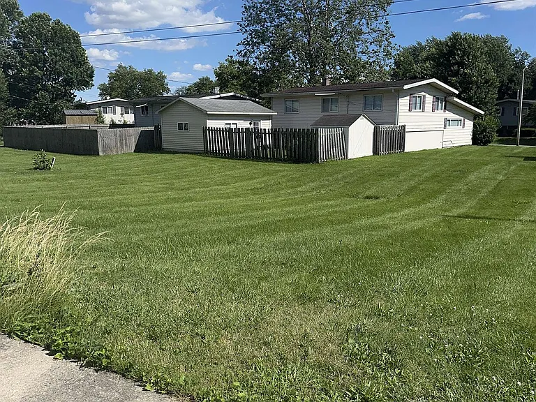 3235 Schilling St — Photo 5