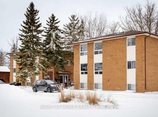 8 C Moir St #C, Peterborough, ON K9H7N4