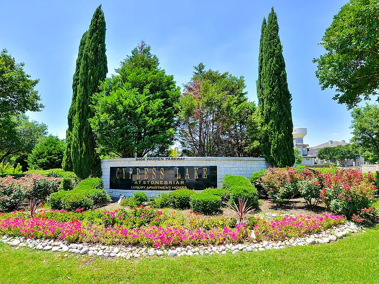 Cypress Lake at Stonebriar Apartments — Photo 37