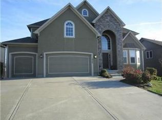 10707 W 162nd St, Overland Park, KS 66221