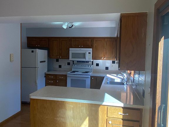 4th image of 1361 Knoll Dr