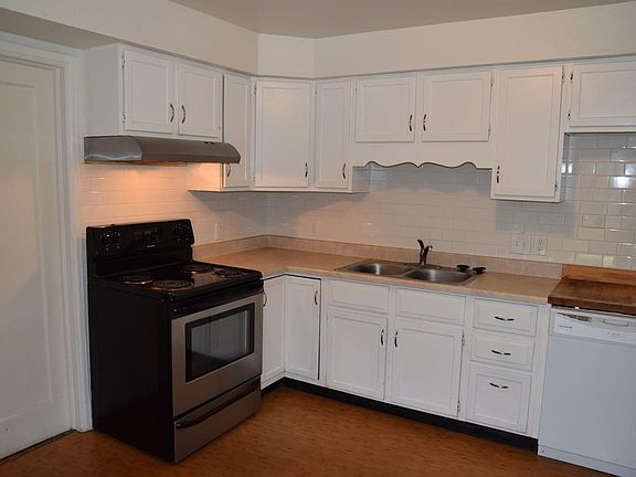 3rd image of 1749 Iola St