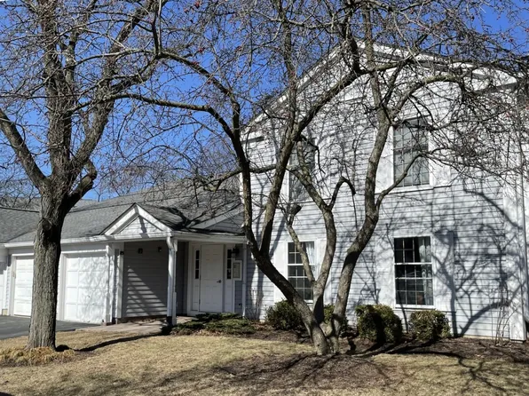 35 Plymouth Ct APT 102, Naperville, IL 60565