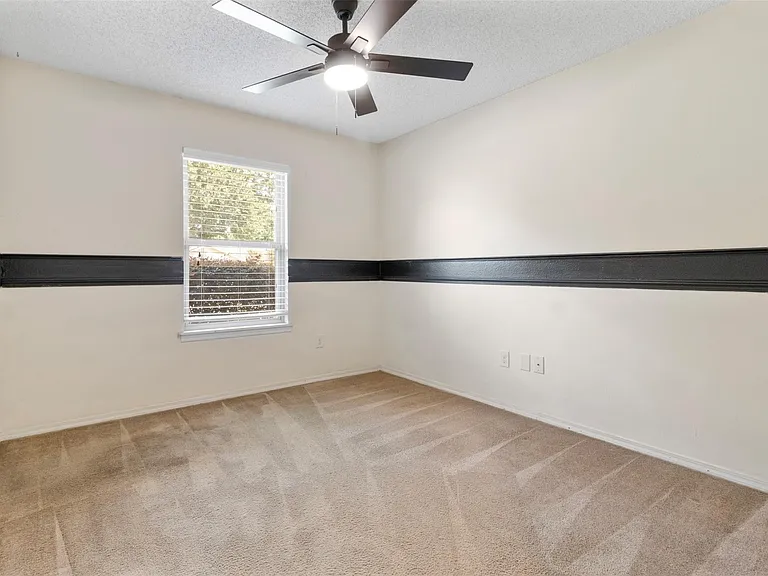 16319 Pitch Pine Dr — Photo 14