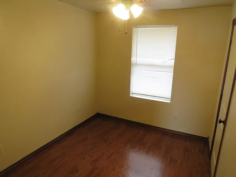 1604 NW Lindy Ave — Photo 8