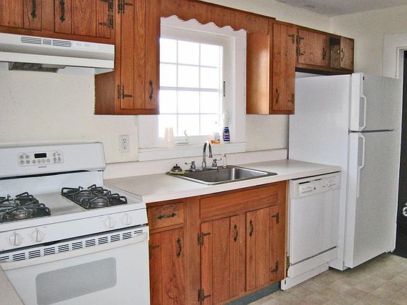 (Kitchen to be updated)