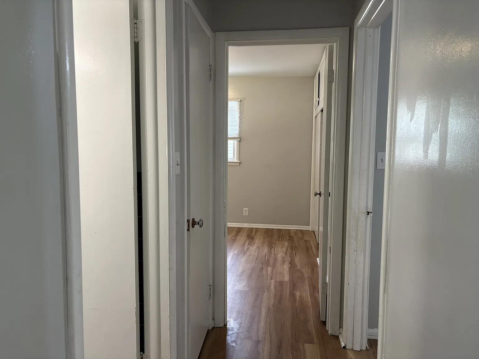 1524 Waldman Avenue - 1 — Photo 4