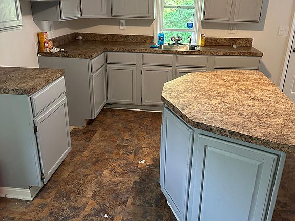 3rd image of 7307 Kentucky Dr