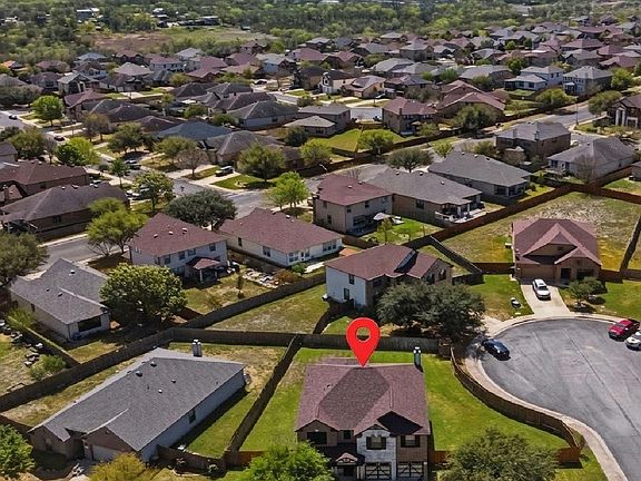 3rd image of 380 Apricot Dr