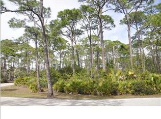 2235 Leisure Ln, Eastpoint, FL 32328