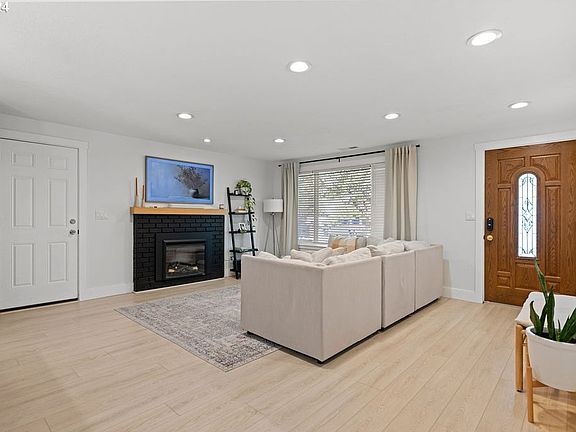 3rd image of 4502 NE 129th Ave