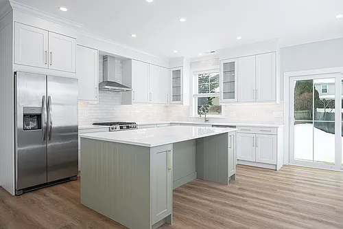 6 Edgewood St Photo 1