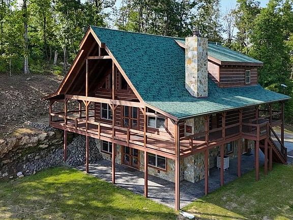 2nd image of 152 Hawk Pointe