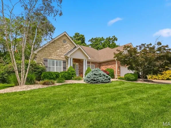 5532 Wooded Creek Dr, Saint Charles, MO 63304
