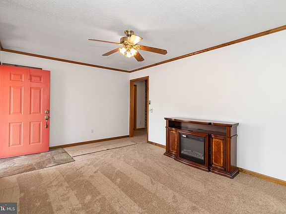 4th image of 28983 Johnsons Dr