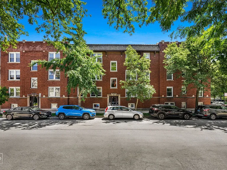 3007 N Clifton Ave #202 — Photo 1