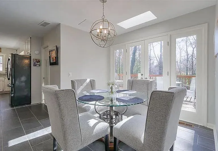555 Greenland Rd — Photo 10