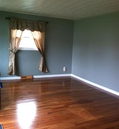 3rd image of 23809 Cole St