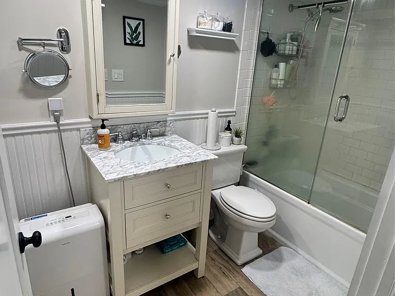 570 Monroe Blvd #1 — Photo 13