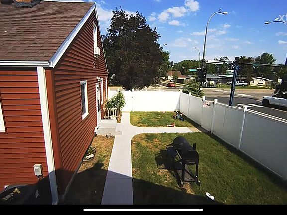 2nd image of 754 Nicollet Ave S