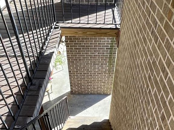 2nd image of 309 Taylor St