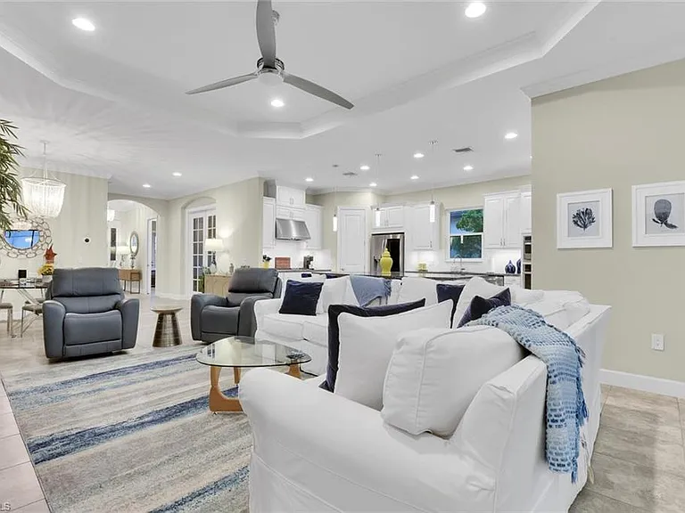 9630 Campanile Cir — Photo 13