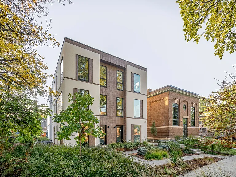 Amp House Apartments — Photo 2
