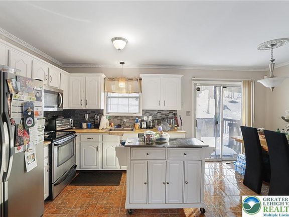3rd image of 2110 Lansdale Dr
