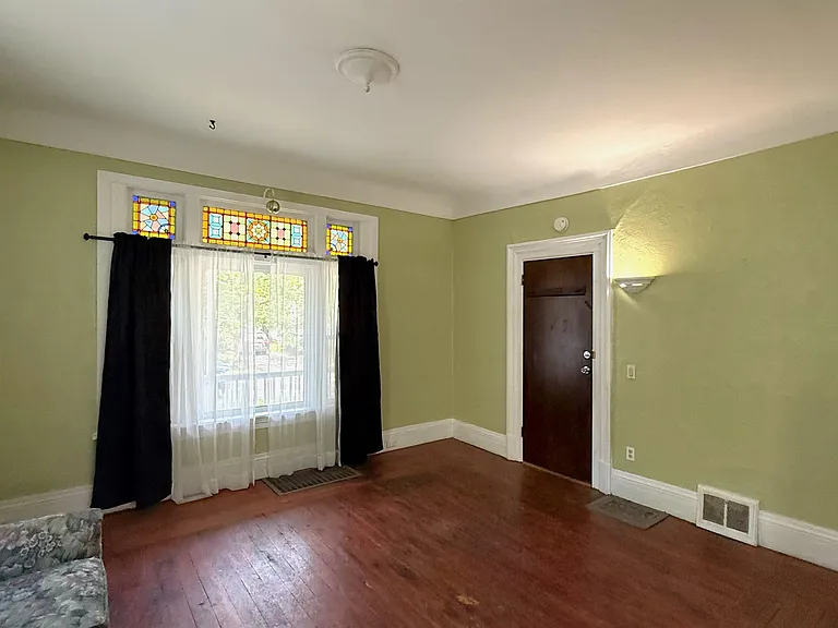 908 N Van Buren St #1 — Photo 2
