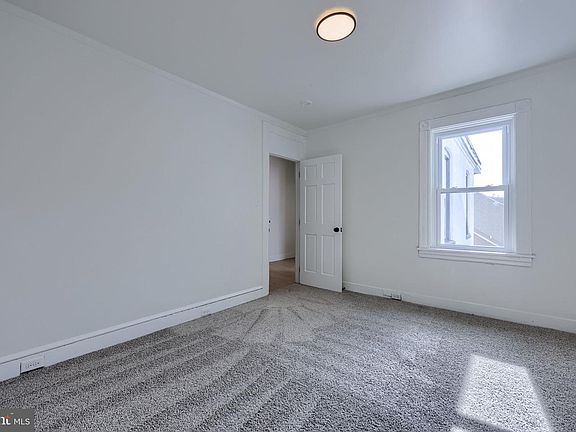 5th image of 123 Green St