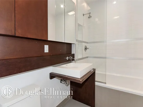 330 East 109th Street image 1 of 7