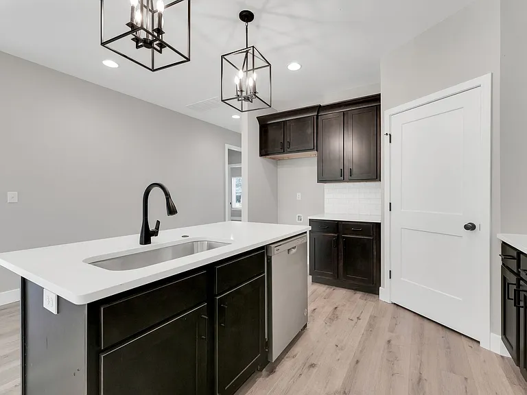 3700 E Cherry St — Photo 57