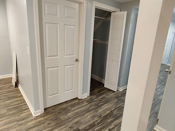 3rd image of 4620 Oakdale Dr #B