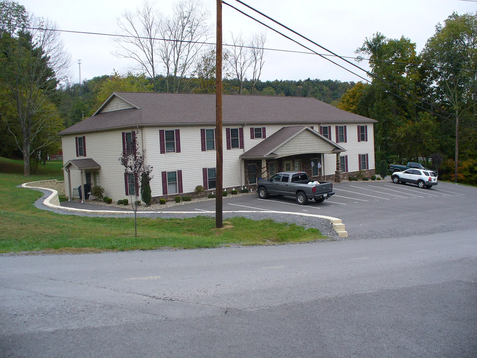 2 bed, 850 sqft, $950 — Photo 1