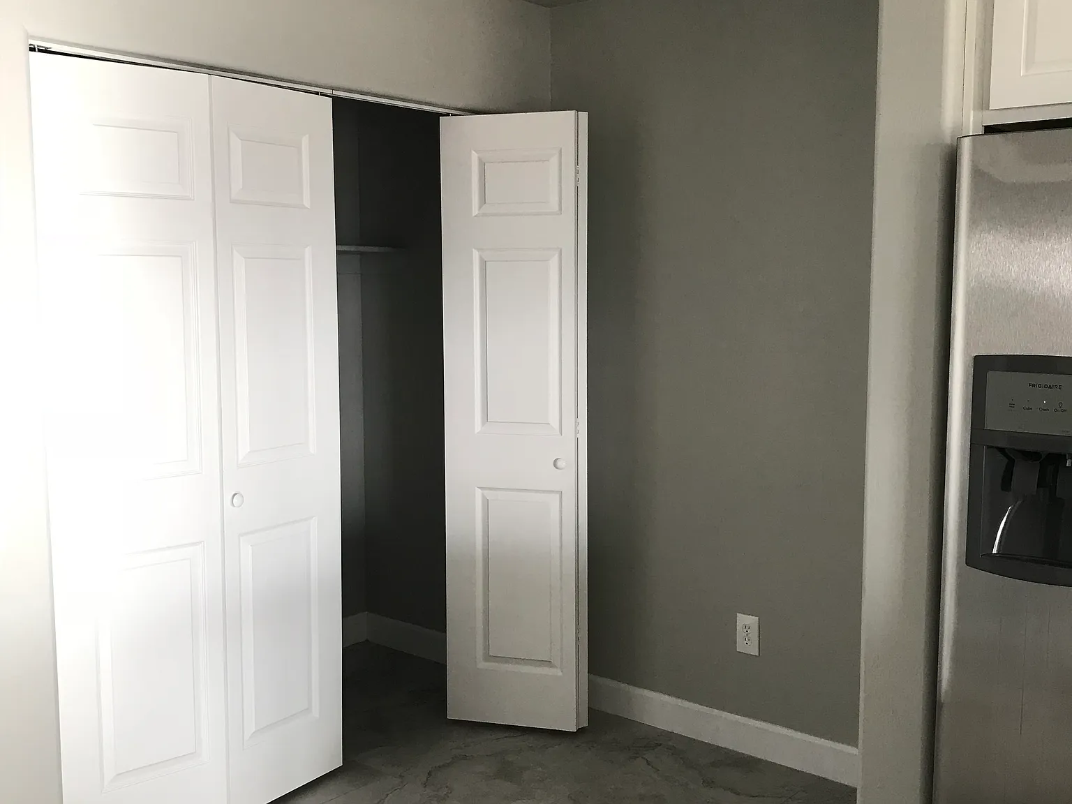 4 bed, 2.5 bath, 1816 sqft, $2,300 — Photo 2