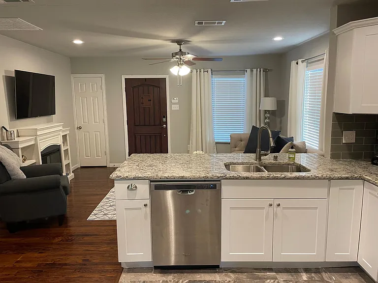 4731 Linnet Ln — Photo 5